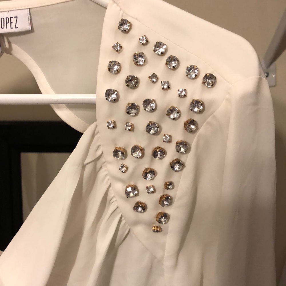 White blouse - Picture 2 of 4